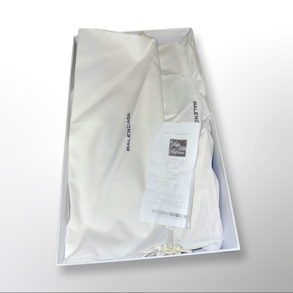 Balenciaga - Picture 7 of 8